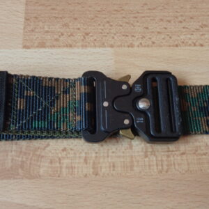 2802 – Ceinture militaire tactique camouflage foncé boucle à dégagement rapide extensible neuve