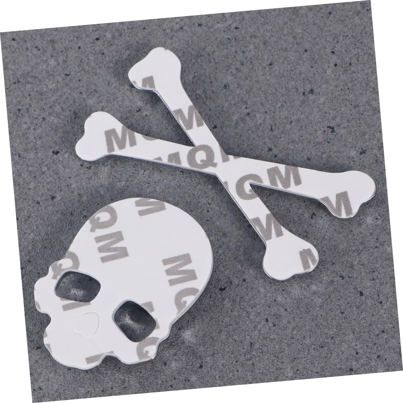 2852 – Logo Autocollant 3D en métal argenté en forme de tête de mort pour voiture neuf – Image 5
