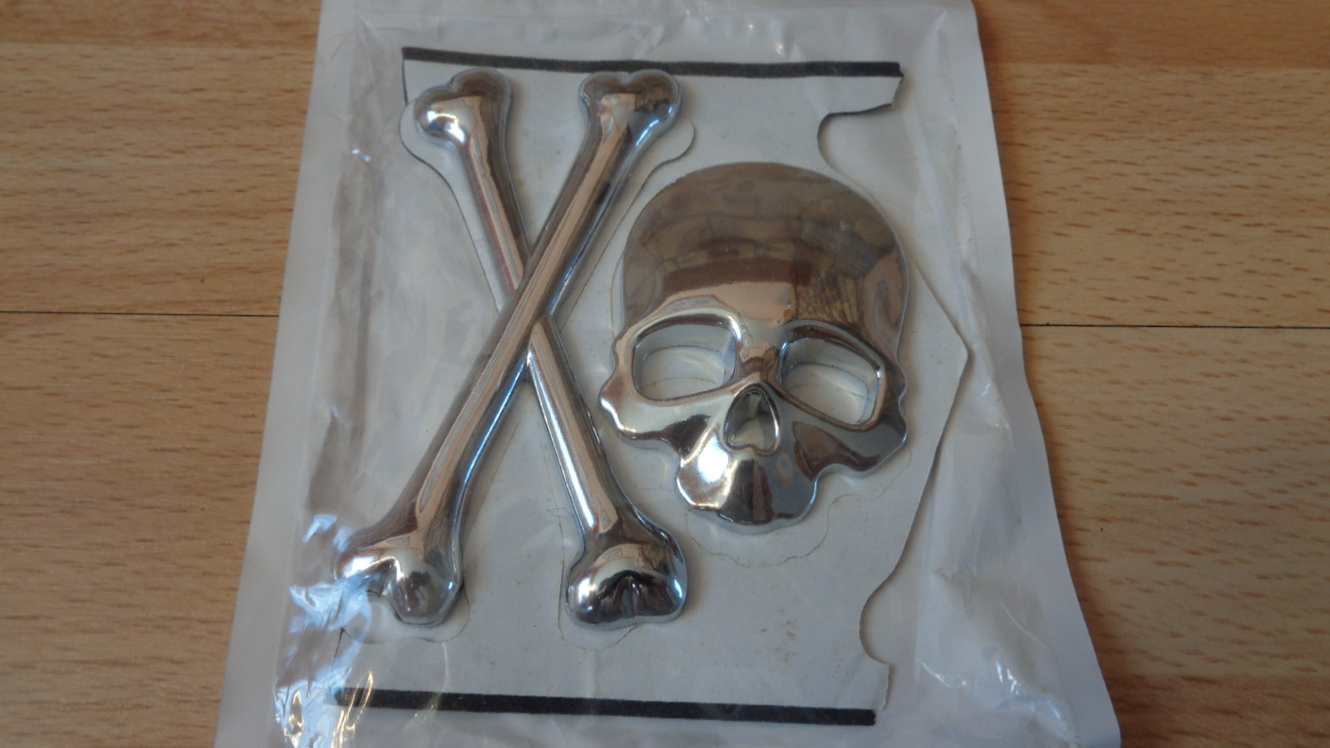2852 – Logo Autocollant 3D en métal argenté en forme de tête de mort pour voiture neuf – Image 9