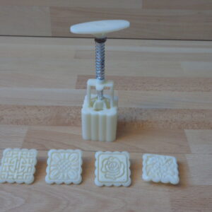 2943 – 4 Moules à gâteau tampons carrés  neufs