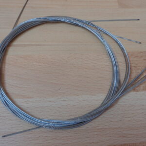 3037 – 4 cables vélo neufs
