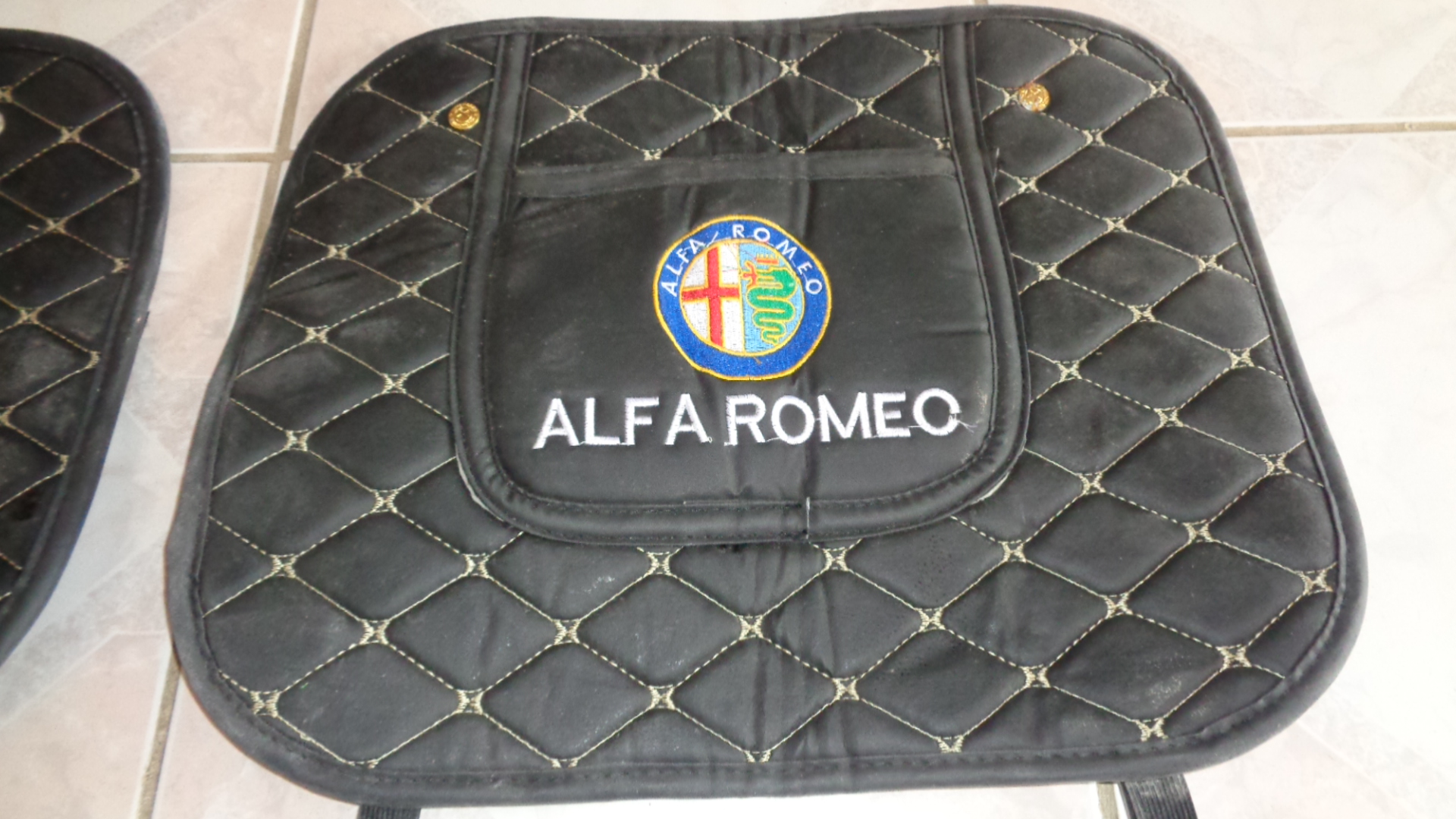 3080 – 2 Protections arrières de siège de voiture, Alfa Romeo neufs – Image 4