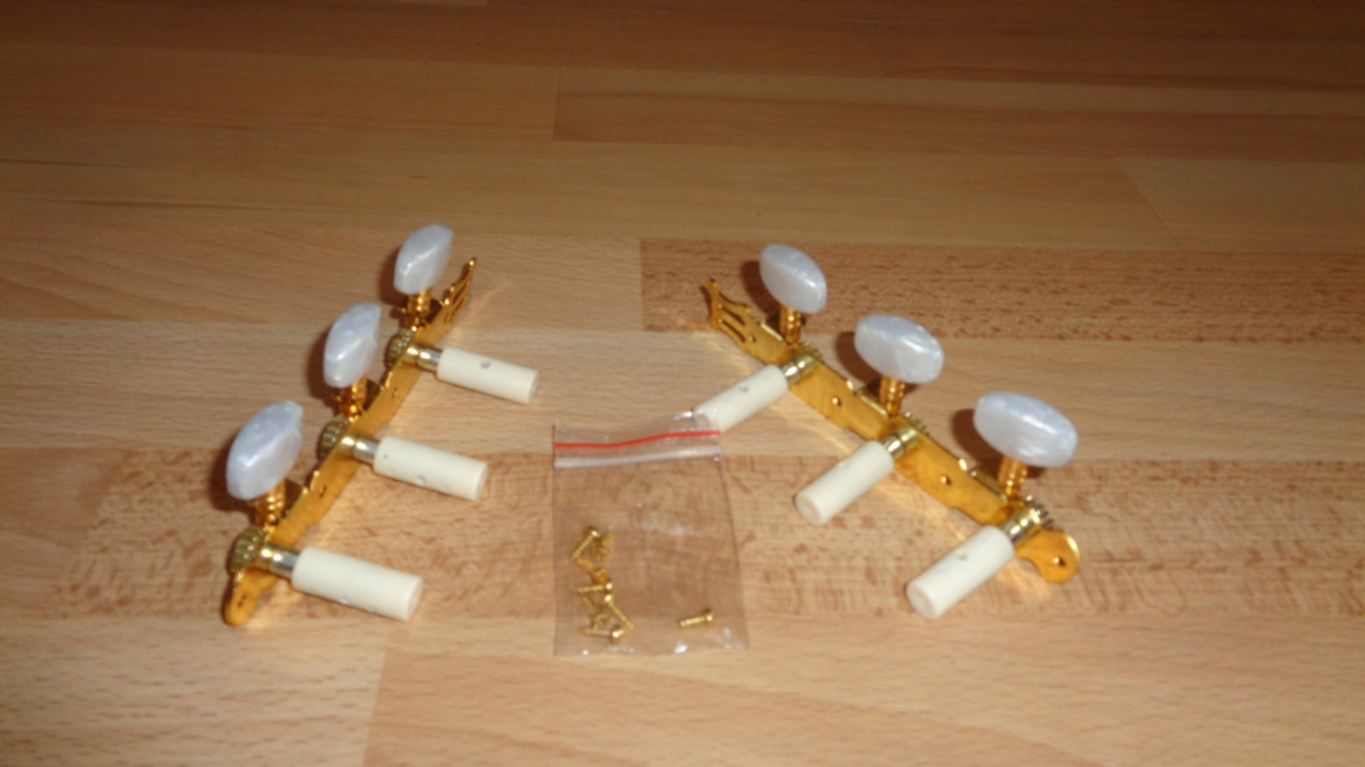 3089 – Chevilles de réglage de guitare classique, neuves – Image 4