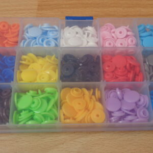 3142 – 150 Boutons Pressions 15 Couleurs neufs