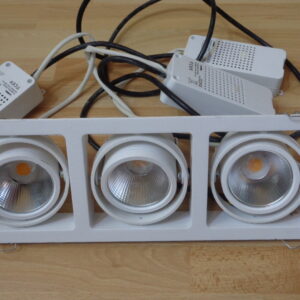 3211 – 3 Spots LED encastrables blancs inclinables