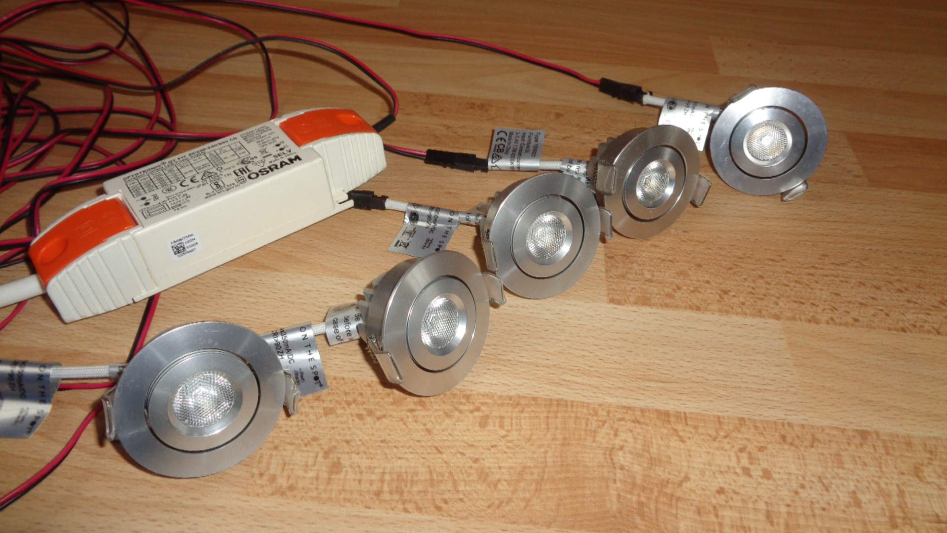3213 – 5 Spots LED encastrables inclinables argentés. – Image 8