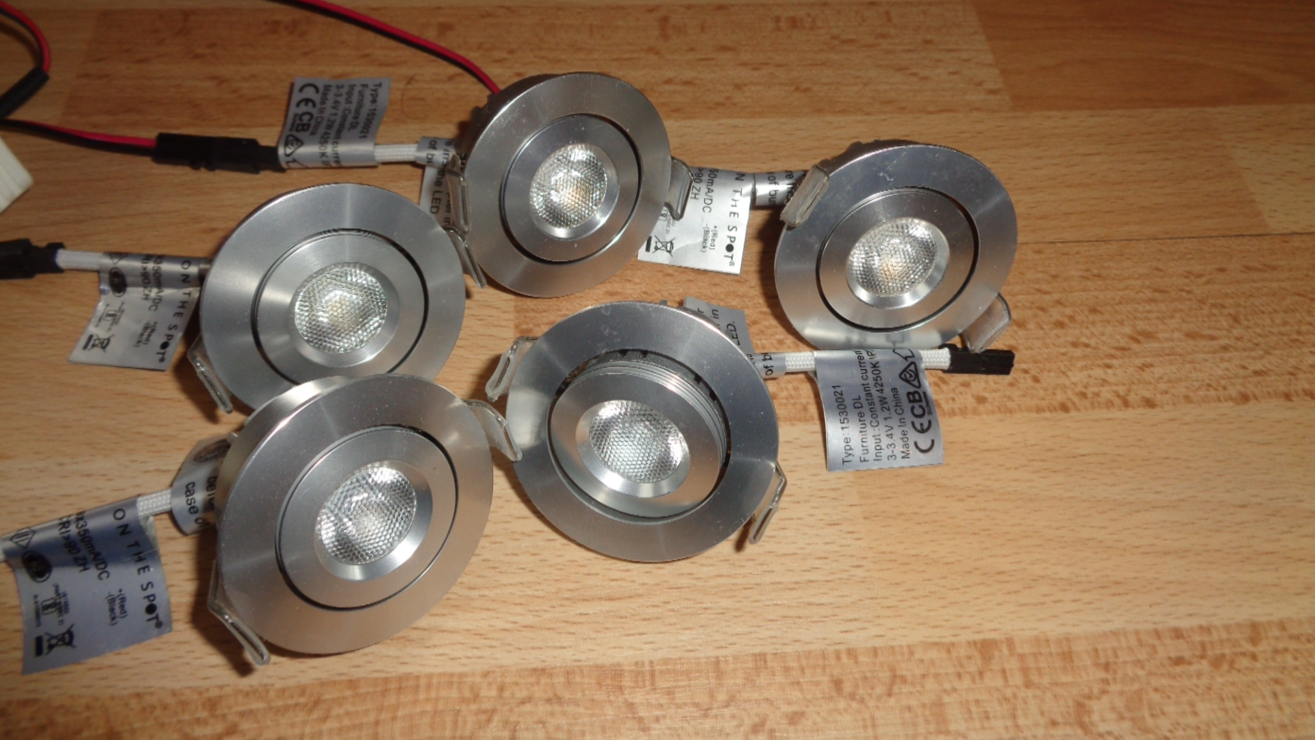 3213 – 5 Spots LED encastrables inclinables argentés. – Image 3