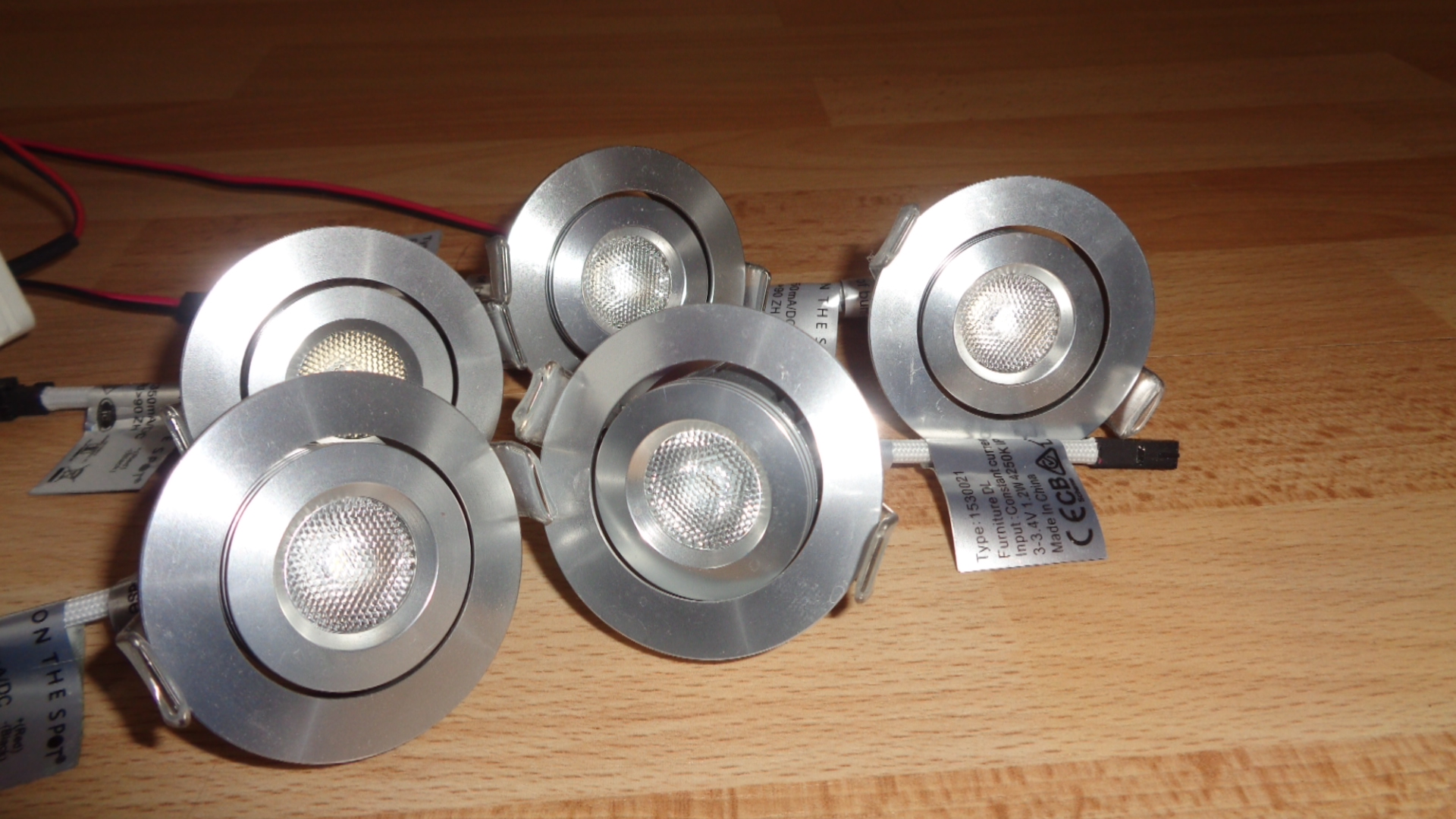 3213 – 5 Spots LED encastrables inclinables argentés. – Image 2